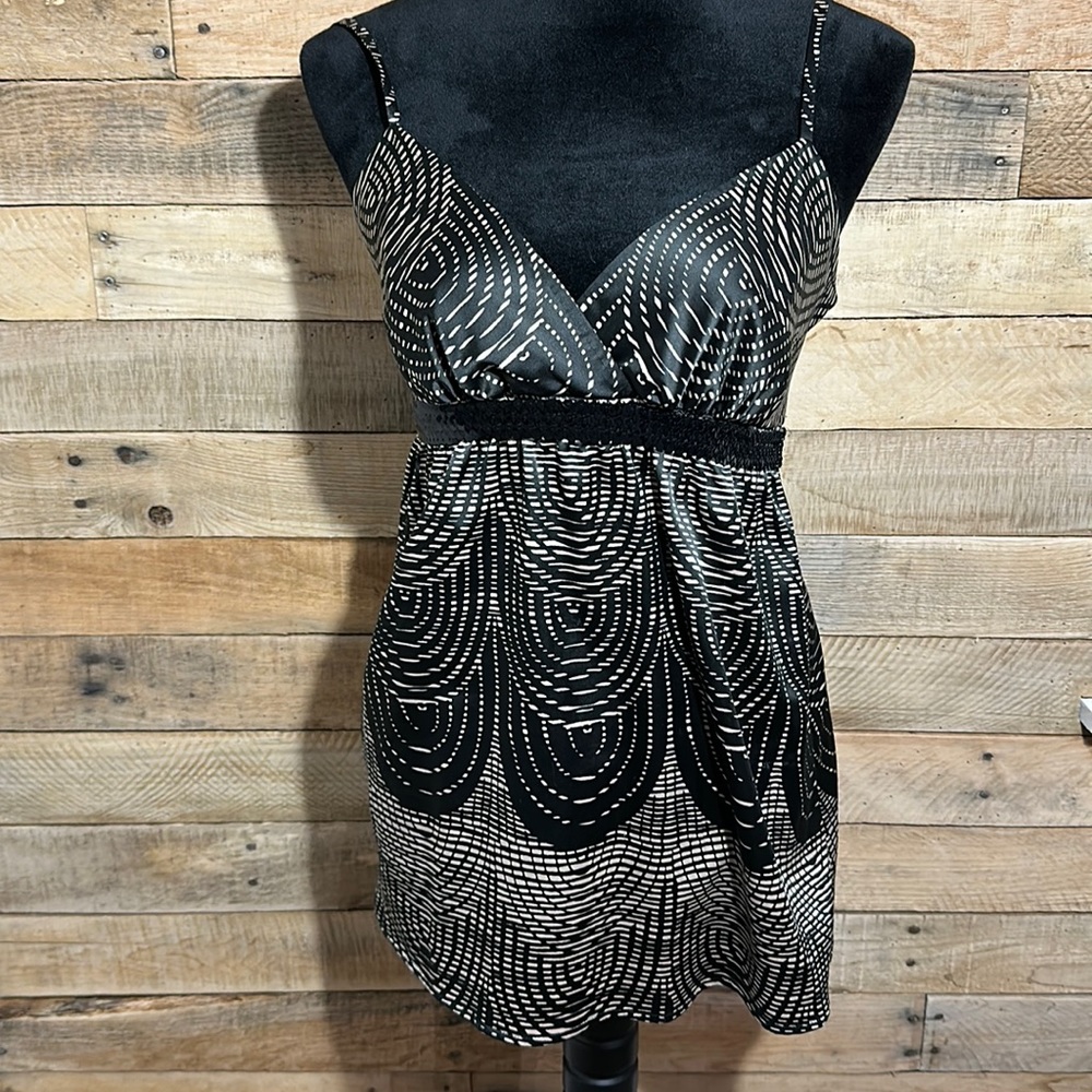 Express Women’s Flattering Night Out/Party Tank with Sequin Detail Under Bust